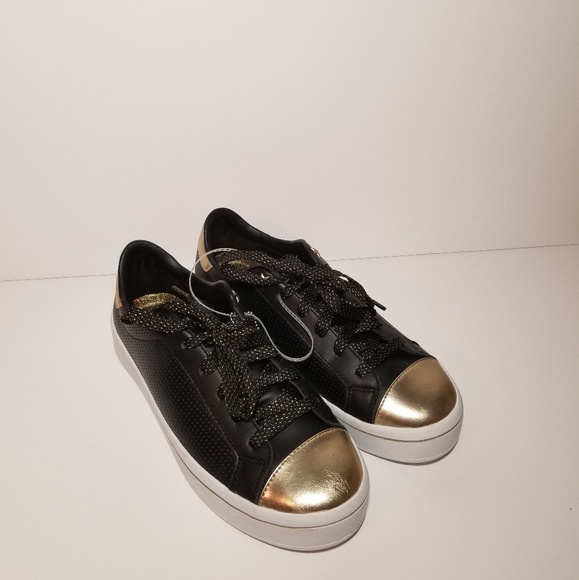 Skechers Shoes - NEW Skecher Street Leather Memory Foam Sneakers
